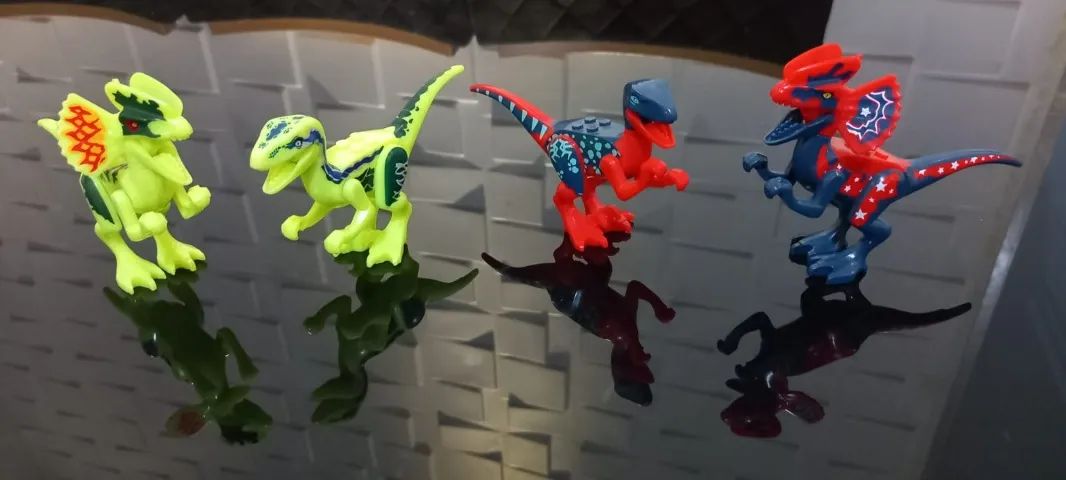 DINOSSAURO CARNÍVORO JURASSIC WORLD