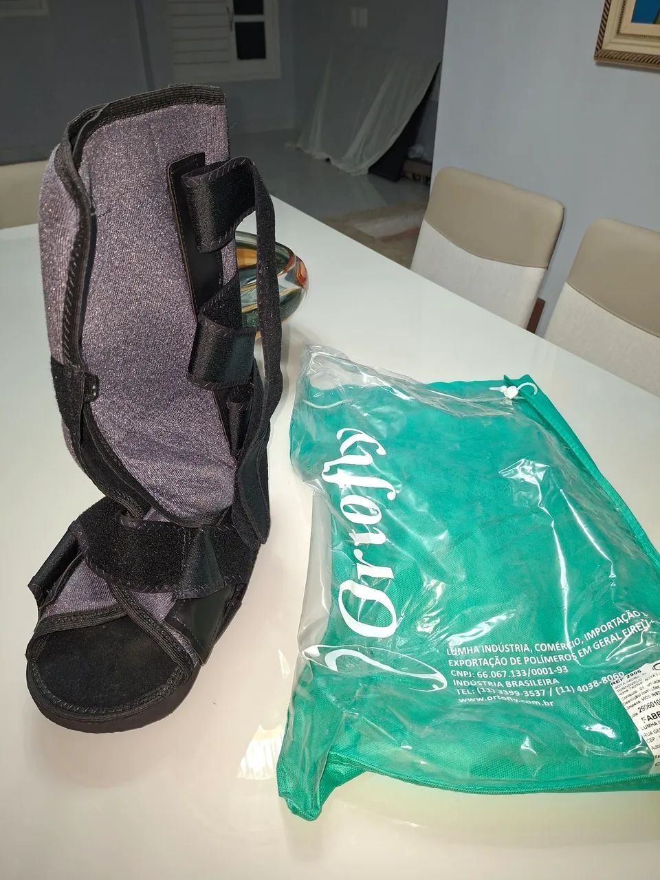 Bota ortopédica pouco usada