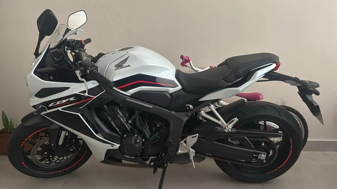 CBR 650R  - Foto 4