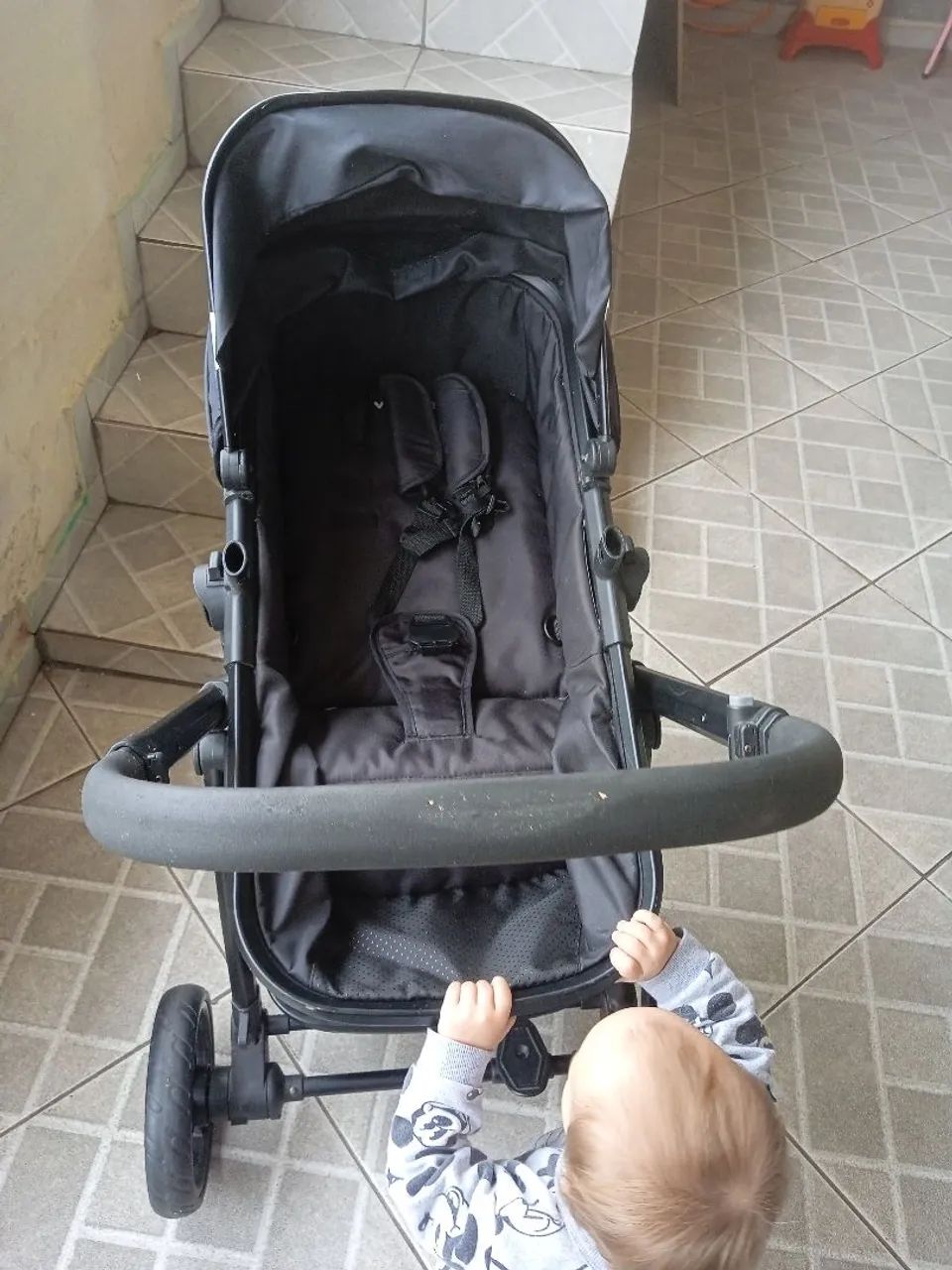 Carrinho de bebê mas bebê conforto 