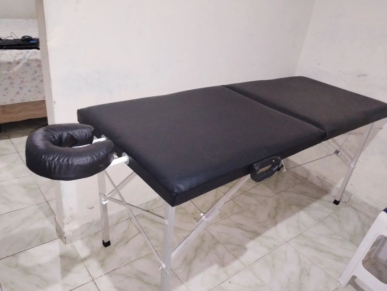 Vendo Maca Portátil Preta Semiusada - Foto 2
