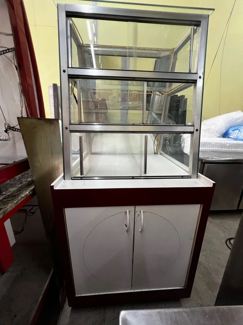 Vitrine expositora - armário porta de vidro 