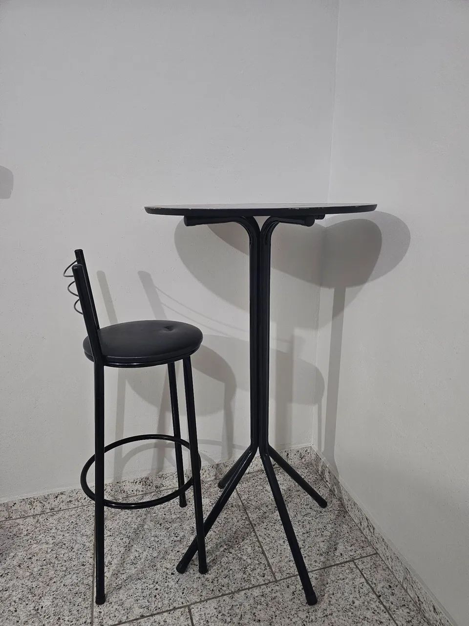 Mesa alta mais banqueta