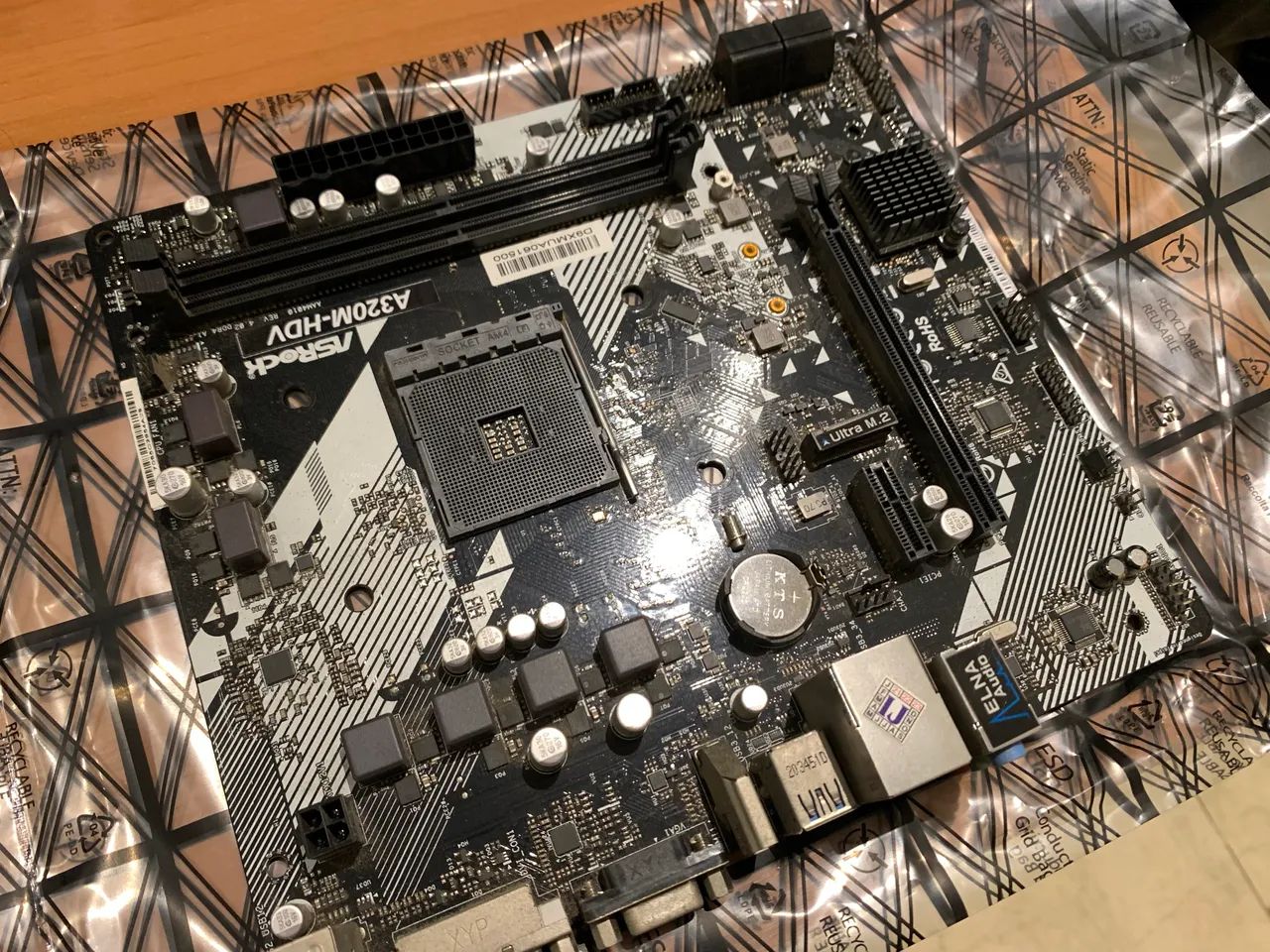 Placa-mãe Asrock A320M-HDV - Usada - Foto 3