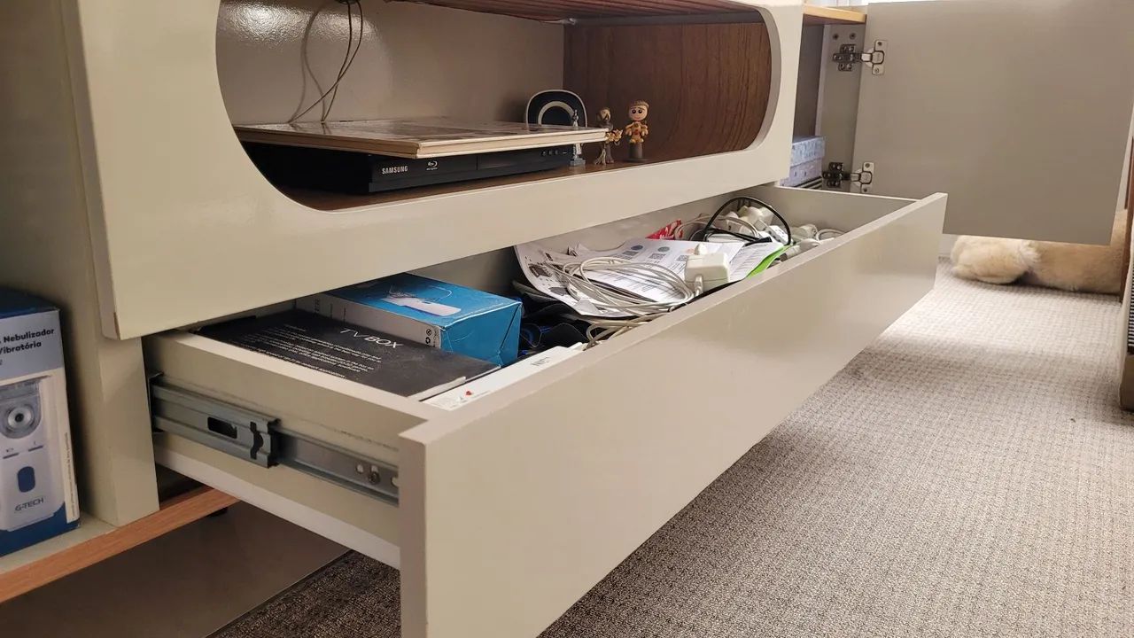 Rack em MDF e madeira maciça marca Gelius Móveis.  - Foto 5
