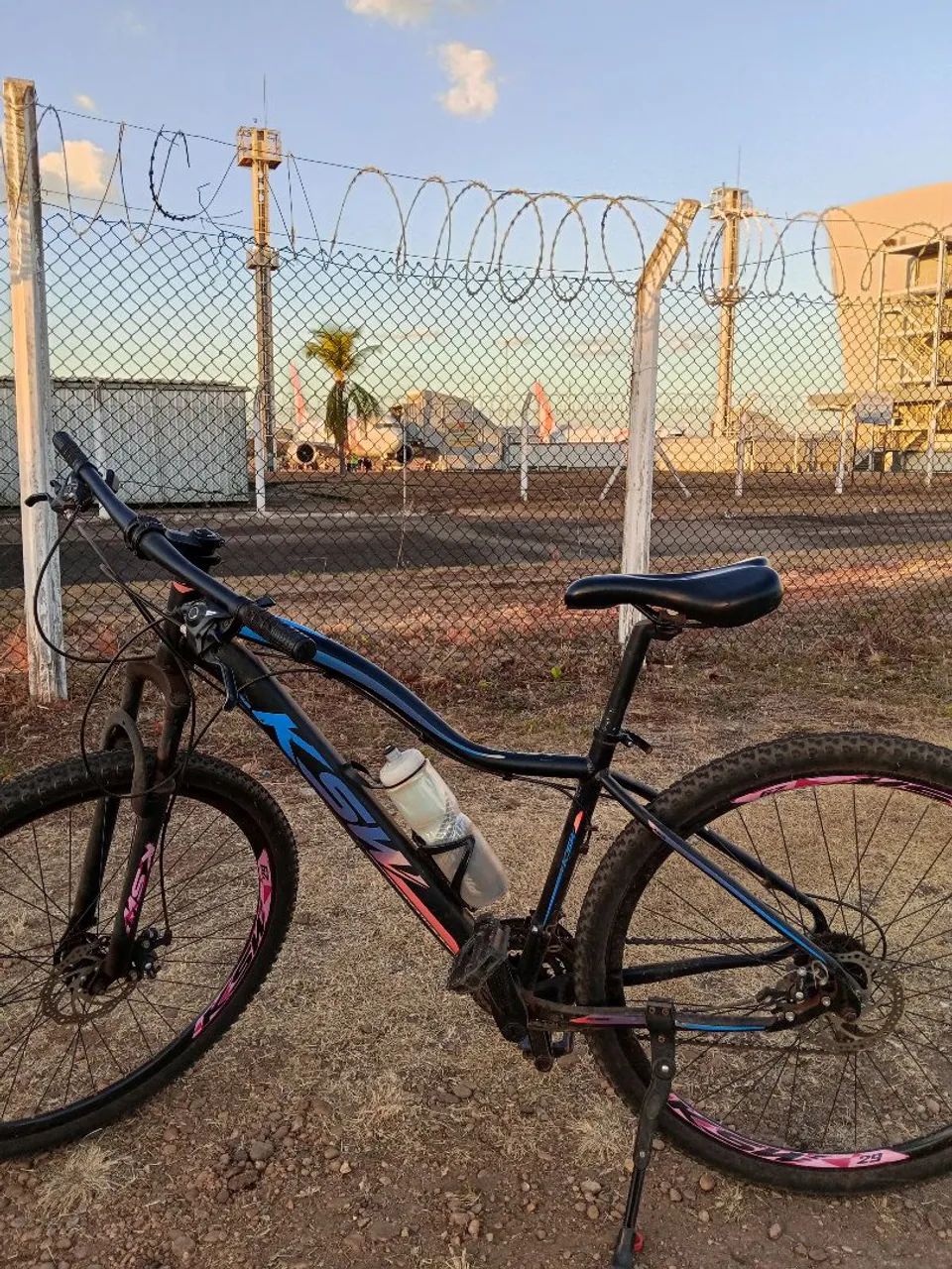 Vendo Bike MTB bem conservada. 