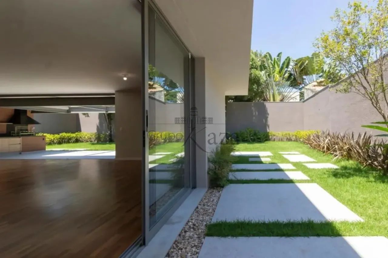 Oportunidade - Casa Sobrado - Alto de Pinheiros - 4 Suítes - 371m².