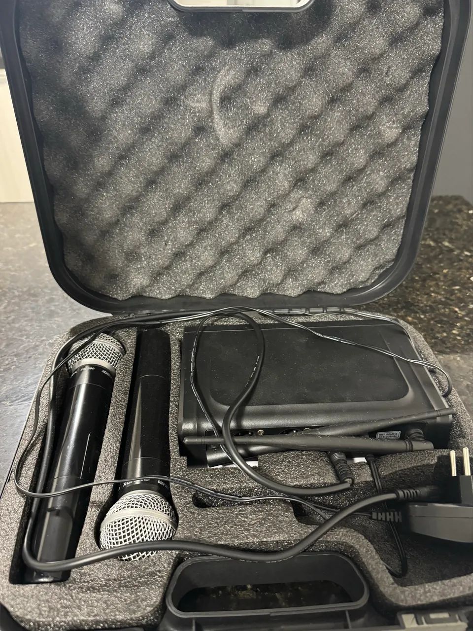 Caixa de som SKP Pro Áudio com tripé e kit microfone  - Foto 5