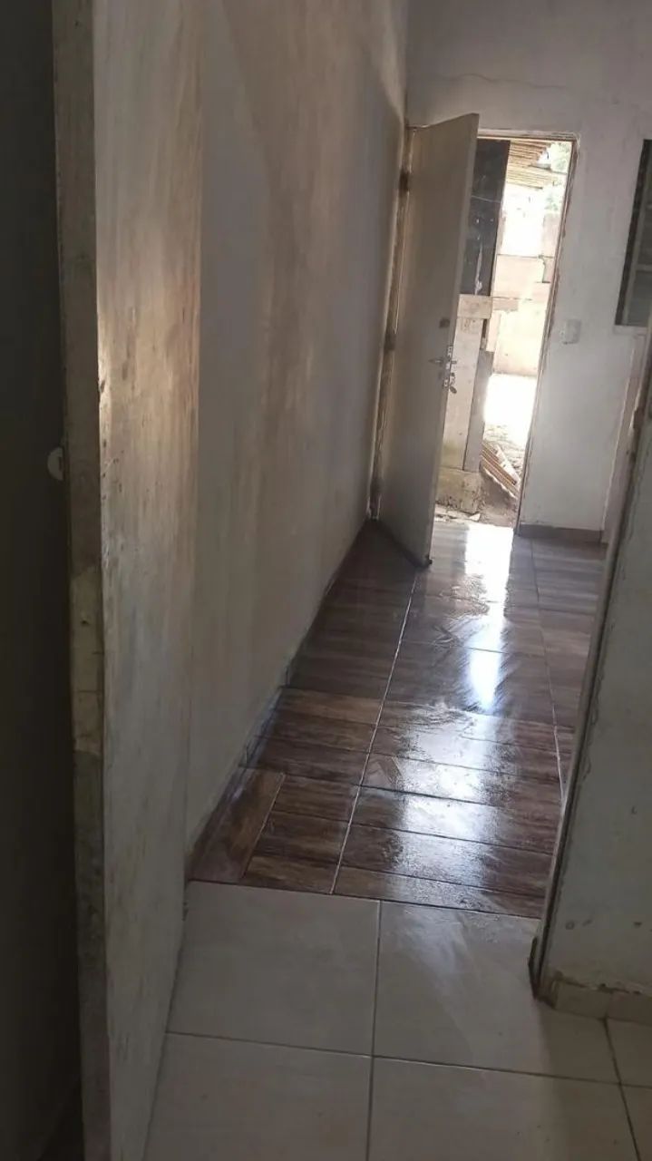 Casa recém feita e está alugada em viela !!