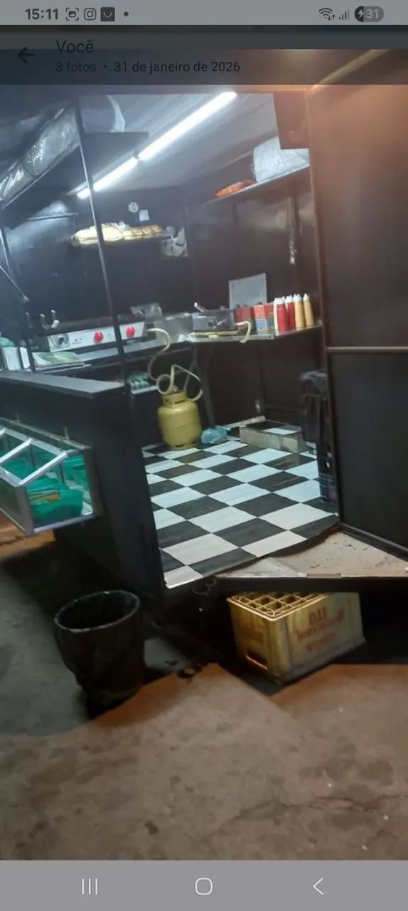 Foodtruck pronto pra trabalhar ja vai com chapa de hamburguer,molheira de cachorro quente 