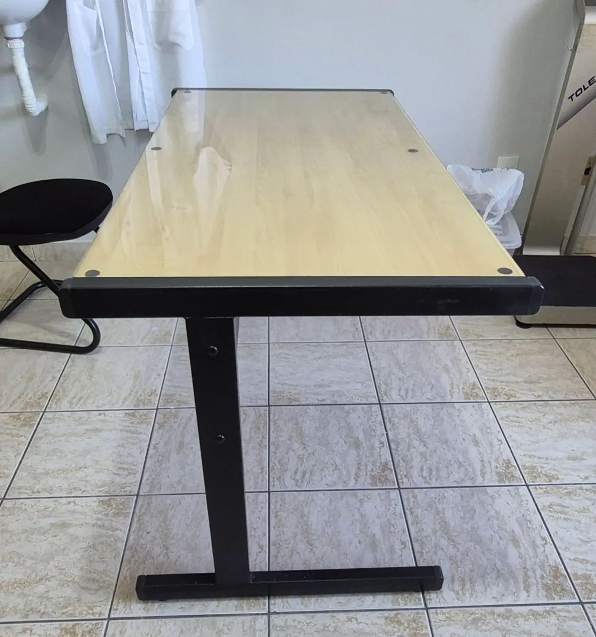 Mesa de escritório sem gaveta - Foto 2