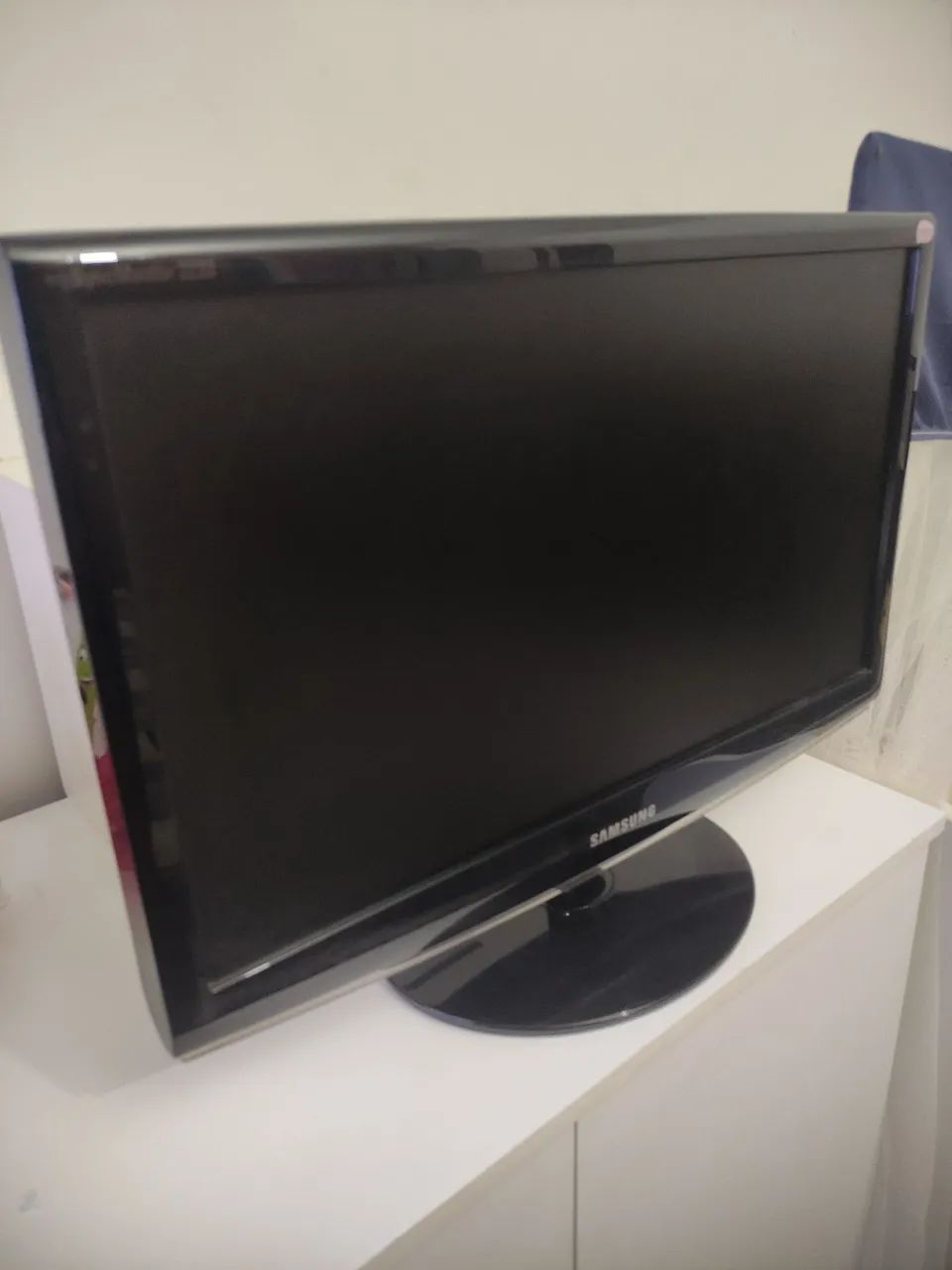 Monitor Samsung 22 polegadas com os cabos entrada VGA e Dvi com.os cabos  - Foto 2