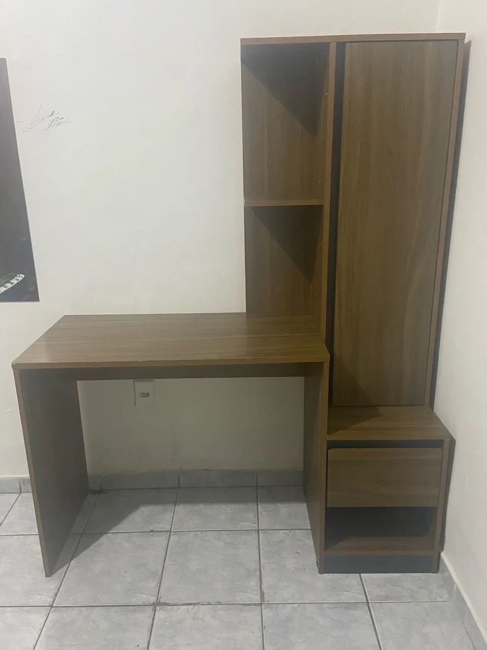 Vendo escrivaninha 65570170594049121