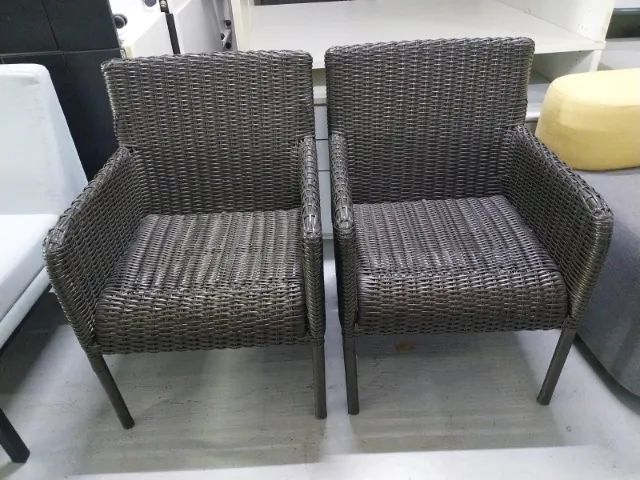 Poltronas de fibra sintética para área externa