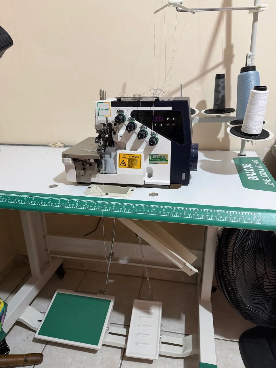 Vendo Máquina Overlock Ponto Cadeia Drive - Foto 2