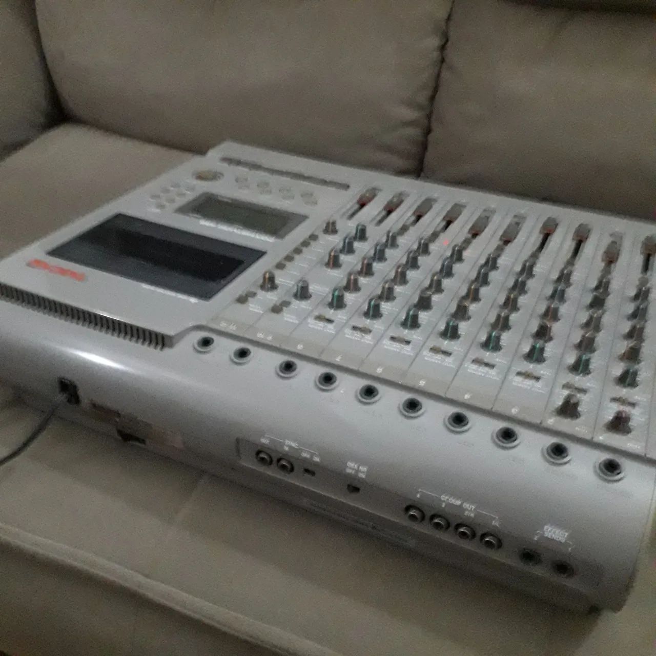 Mesa de Som Tascam
