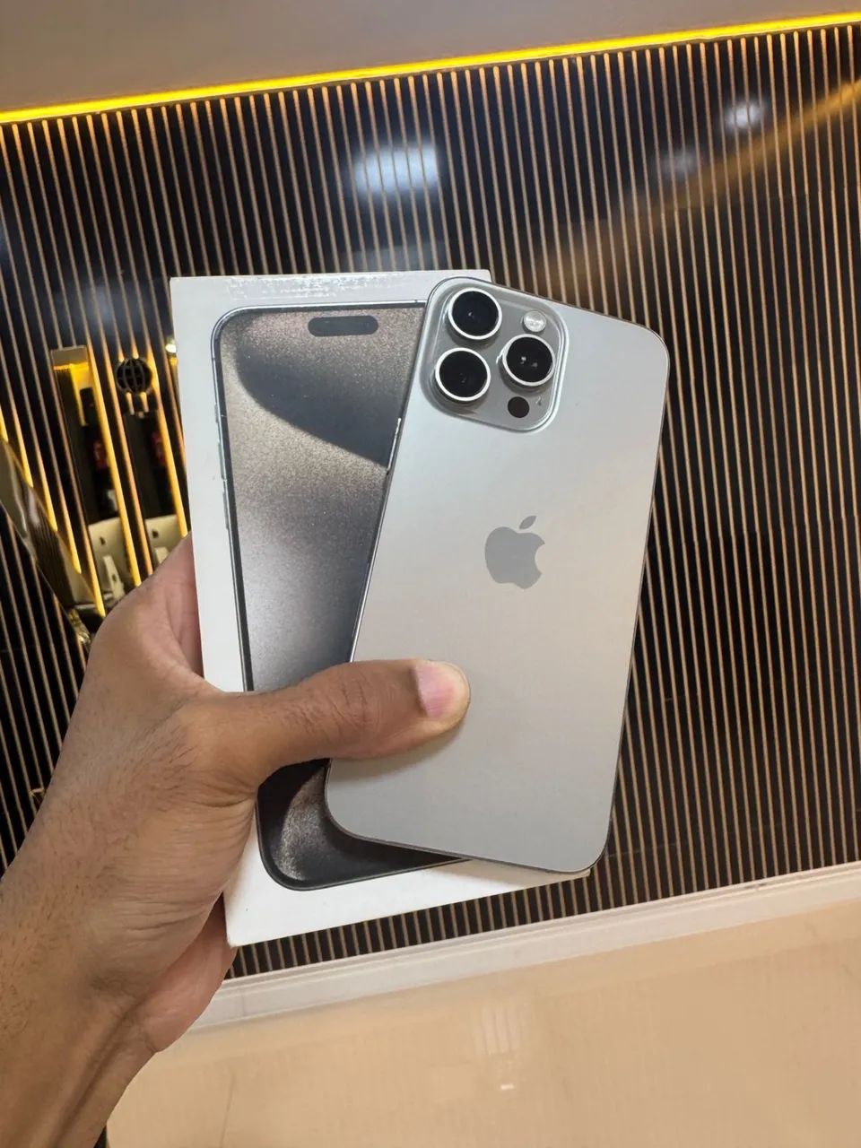 iPhone 15 pro max - Foto 2