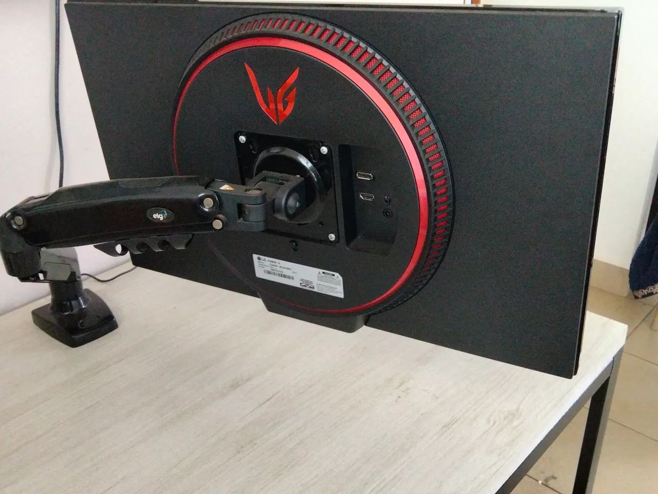 Monitor LG 27 Ultragear 144HZ - Foto 2