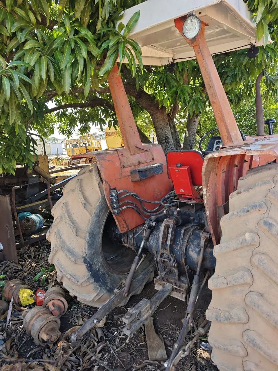 Vendo trator de pneu mf 290 - Foto 2