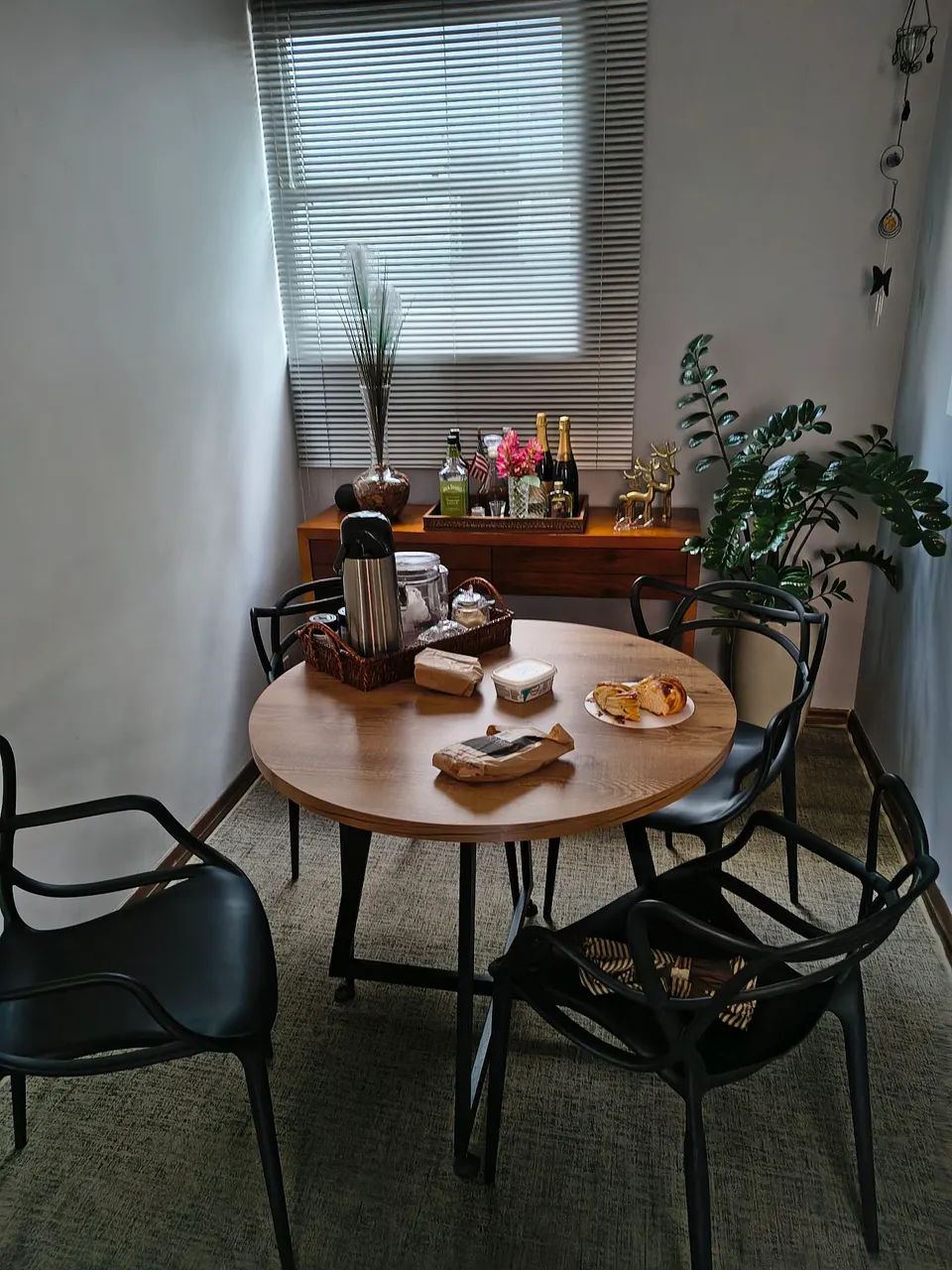 Mesa com 4 cadeiras