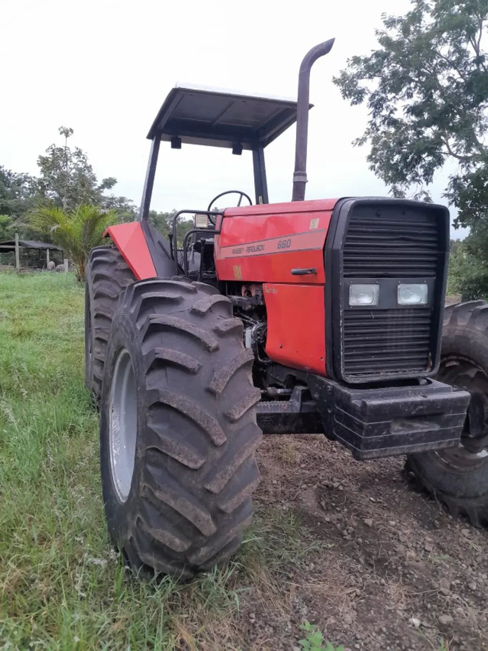 Trator 4x4 modelo 660 - Foto 4