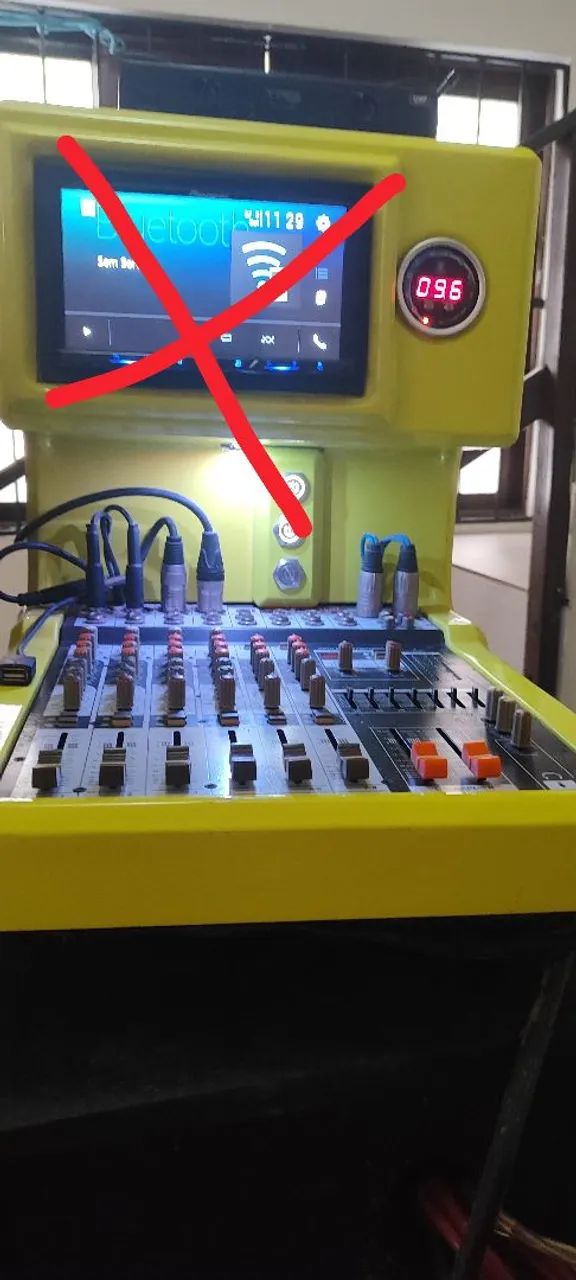Mesa de som soundcraft 8 canais usada com rack e mutcabo - Foto 3