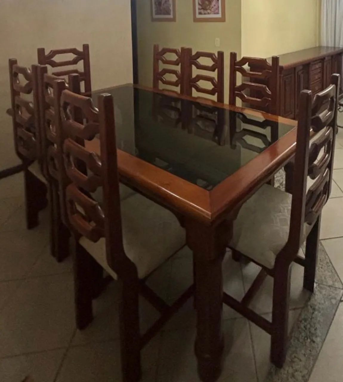 Mesa Madeira Maciça com cadeiras 