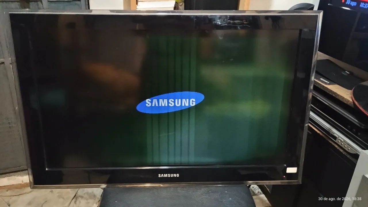 Troco TV LG 47 polegadas LCD Scarlett Full HD por uma TV menor e o restante em espécie  - Foto 4