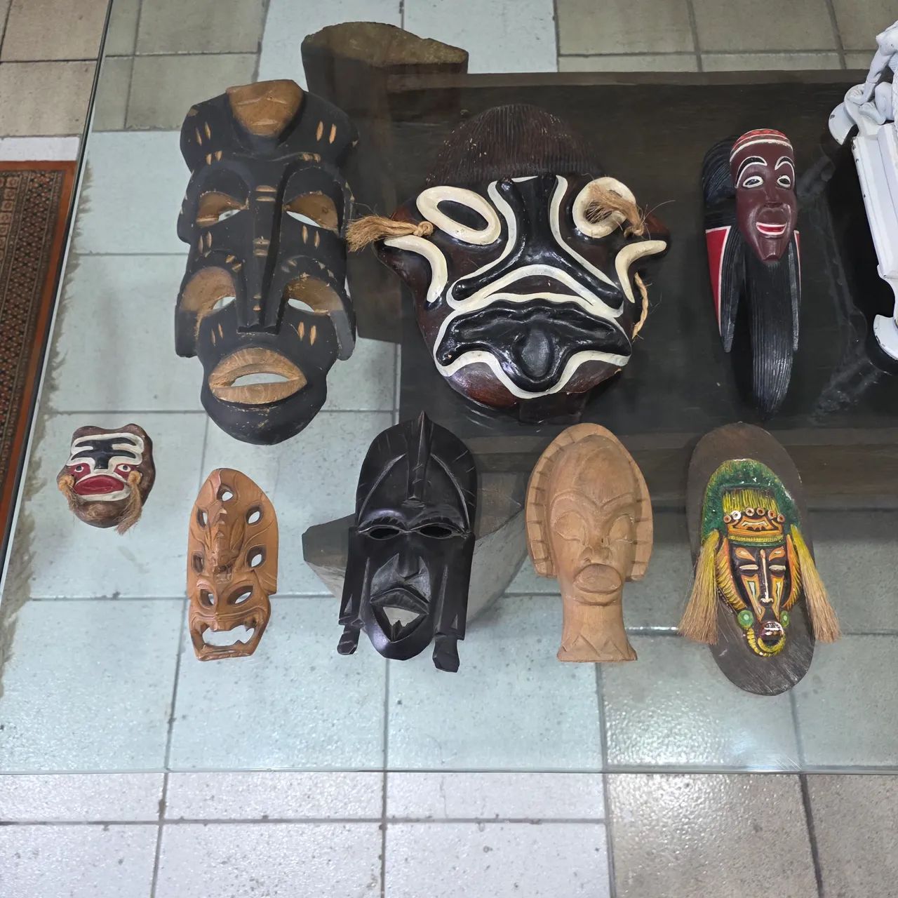 Decoração antiga,  conjunto de máscaras importadas 
