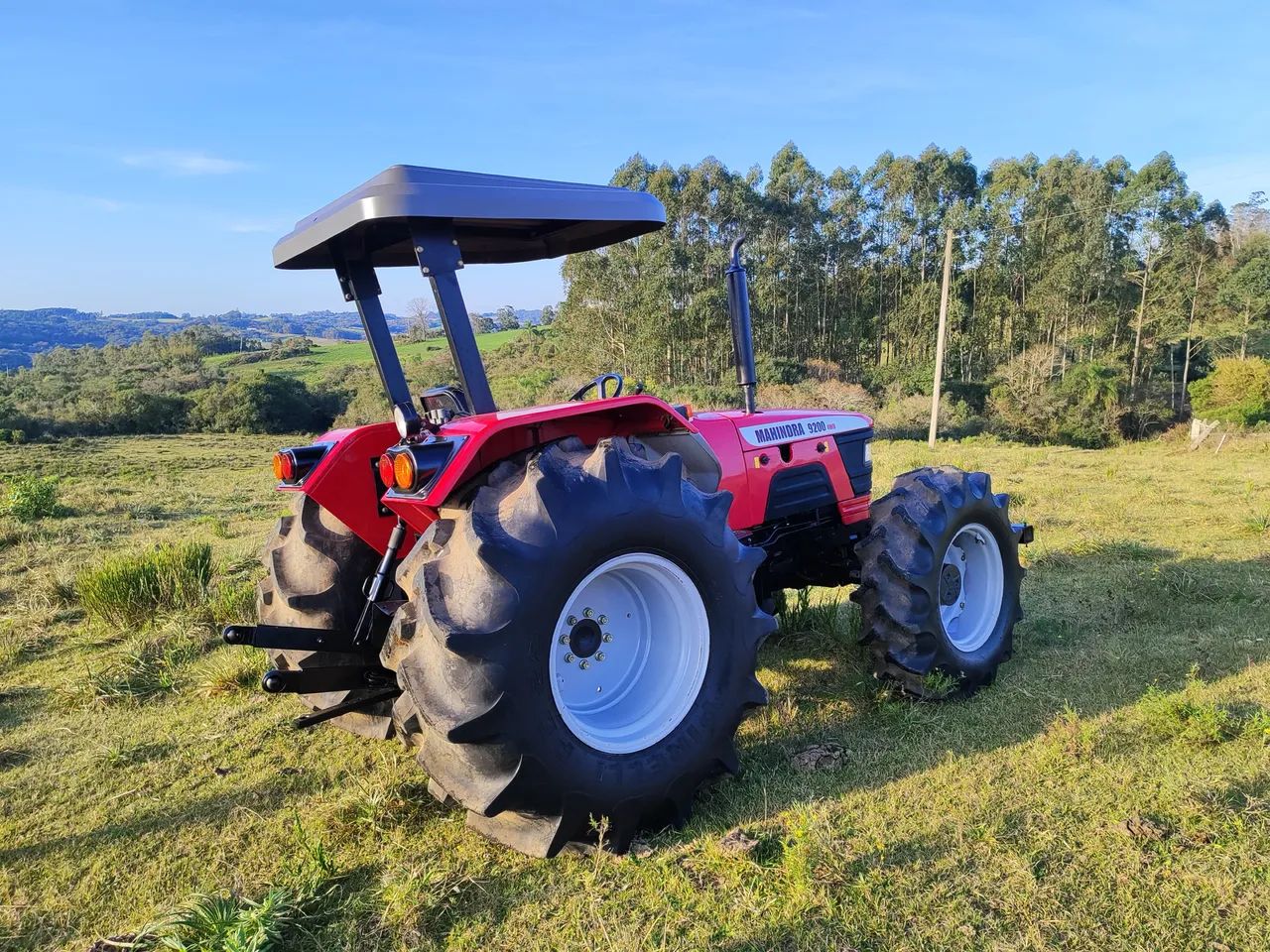 Vendo trator Mahindra 9200 - Foto 4
