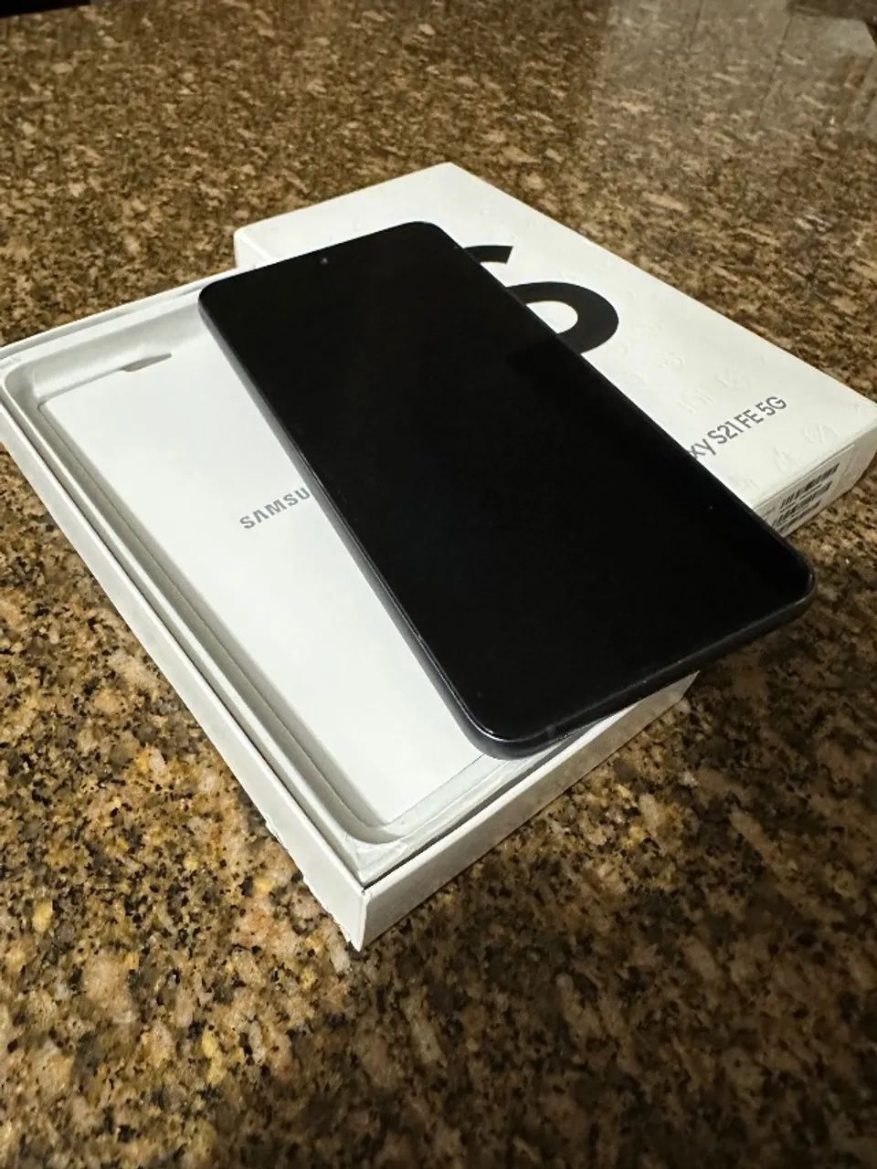 Samsung Galaxy S21 FE 5G 128 GB (com detalhe na tela) - Foto 3