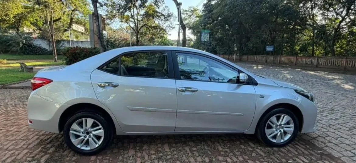 Vendo Toyota Corolla  - Foto 3