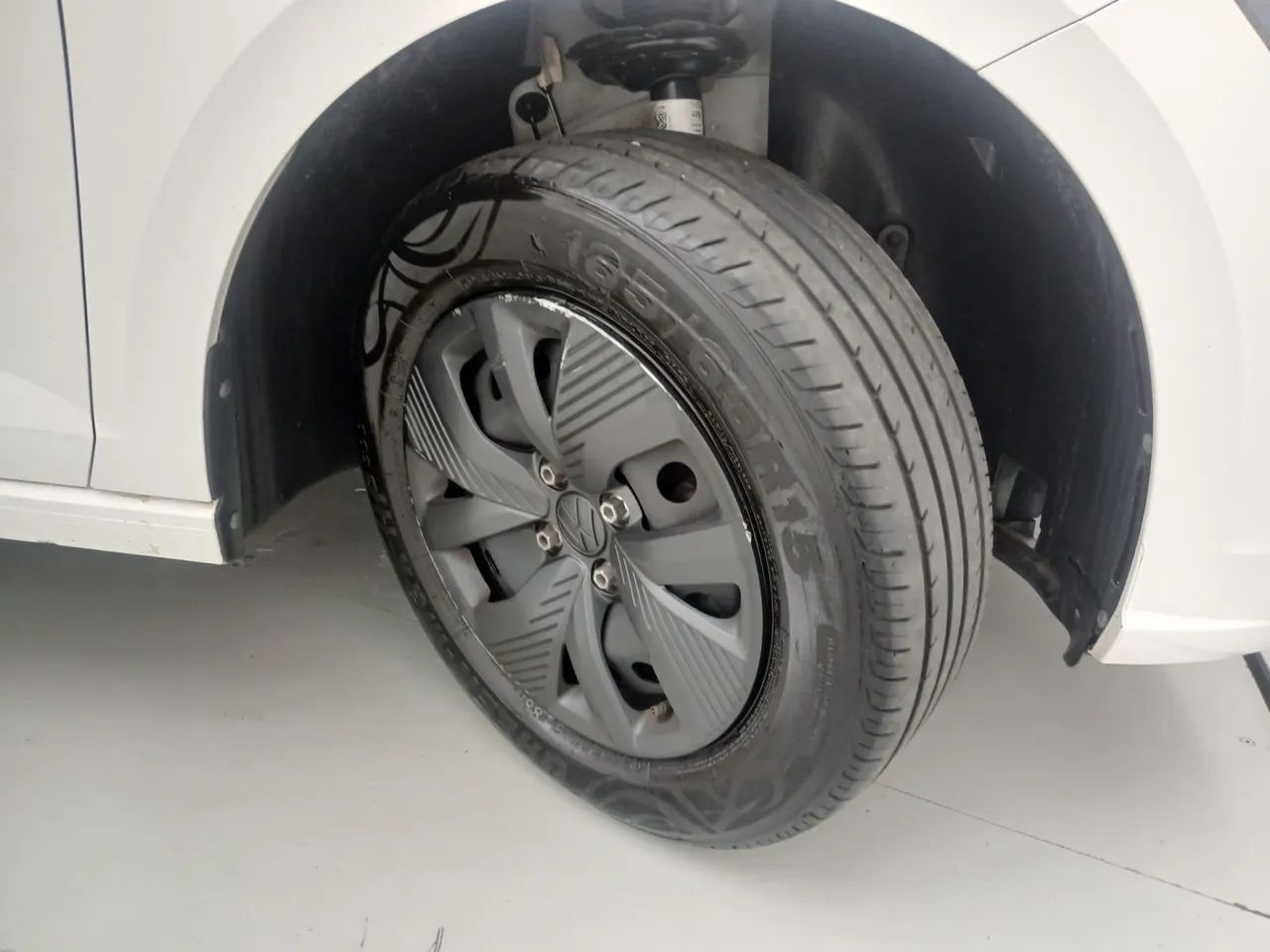 Volkswagen Polo Track 1.0 Flex 12V 5p, foto 13 de 18