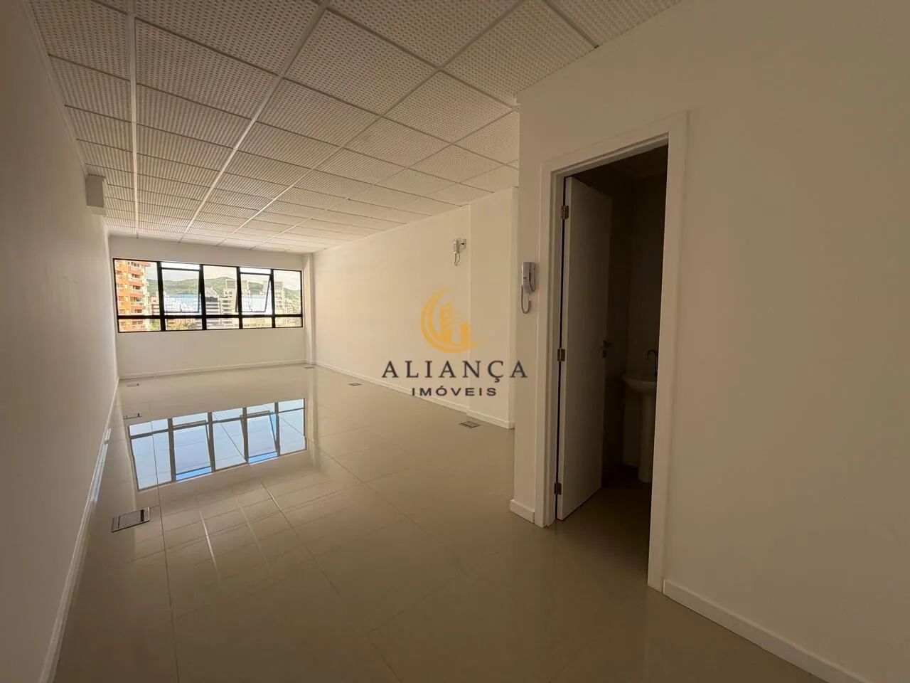 Sala comercial em Itacorubi, Florianópolis/SC
