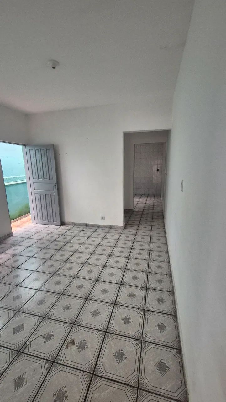 Casa com 2 Dormitórios, Sala, Cozinha, Banheiro e Lavandeira. - Foto 4