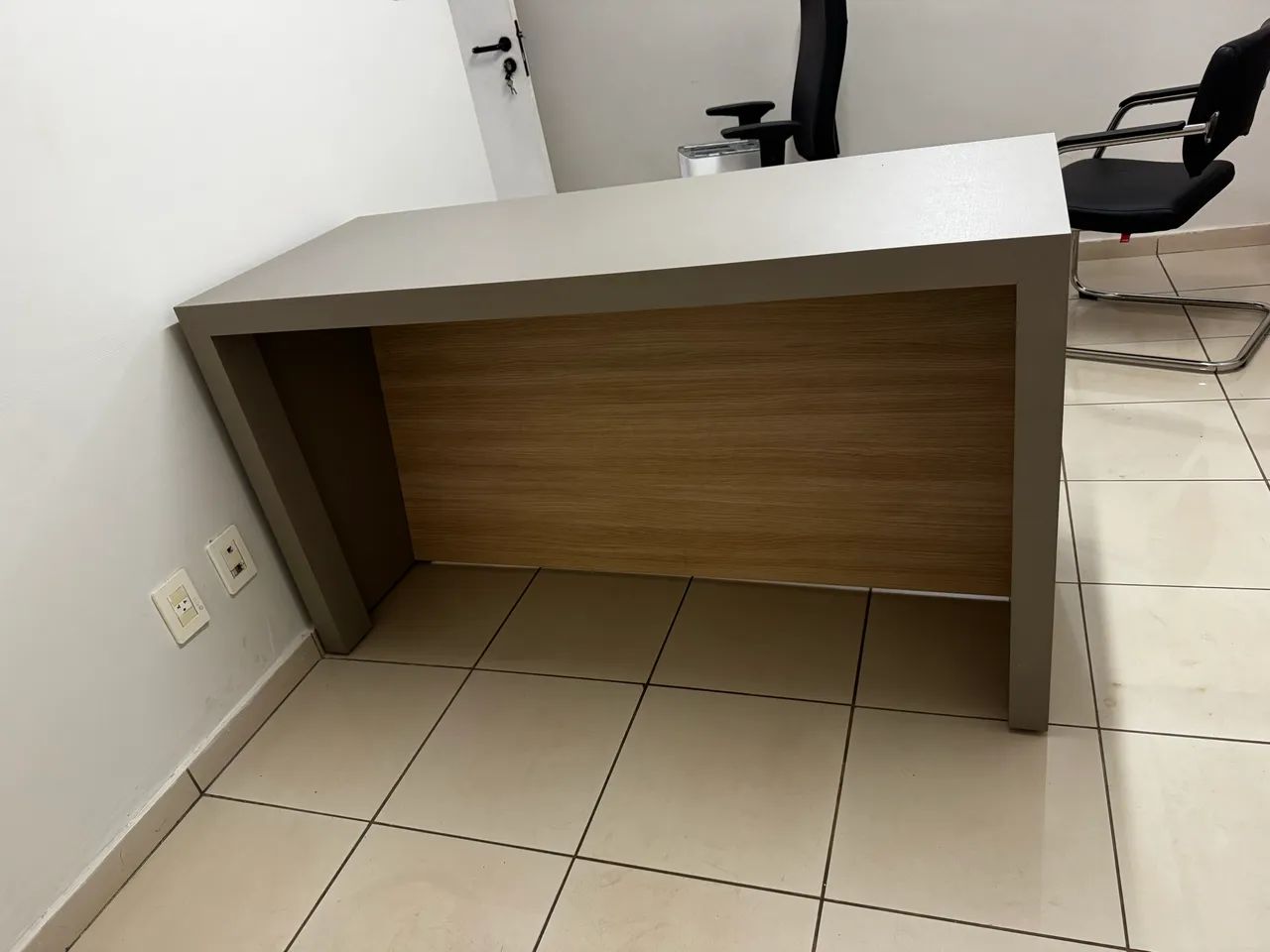 Mesa de escritório/ balcão 