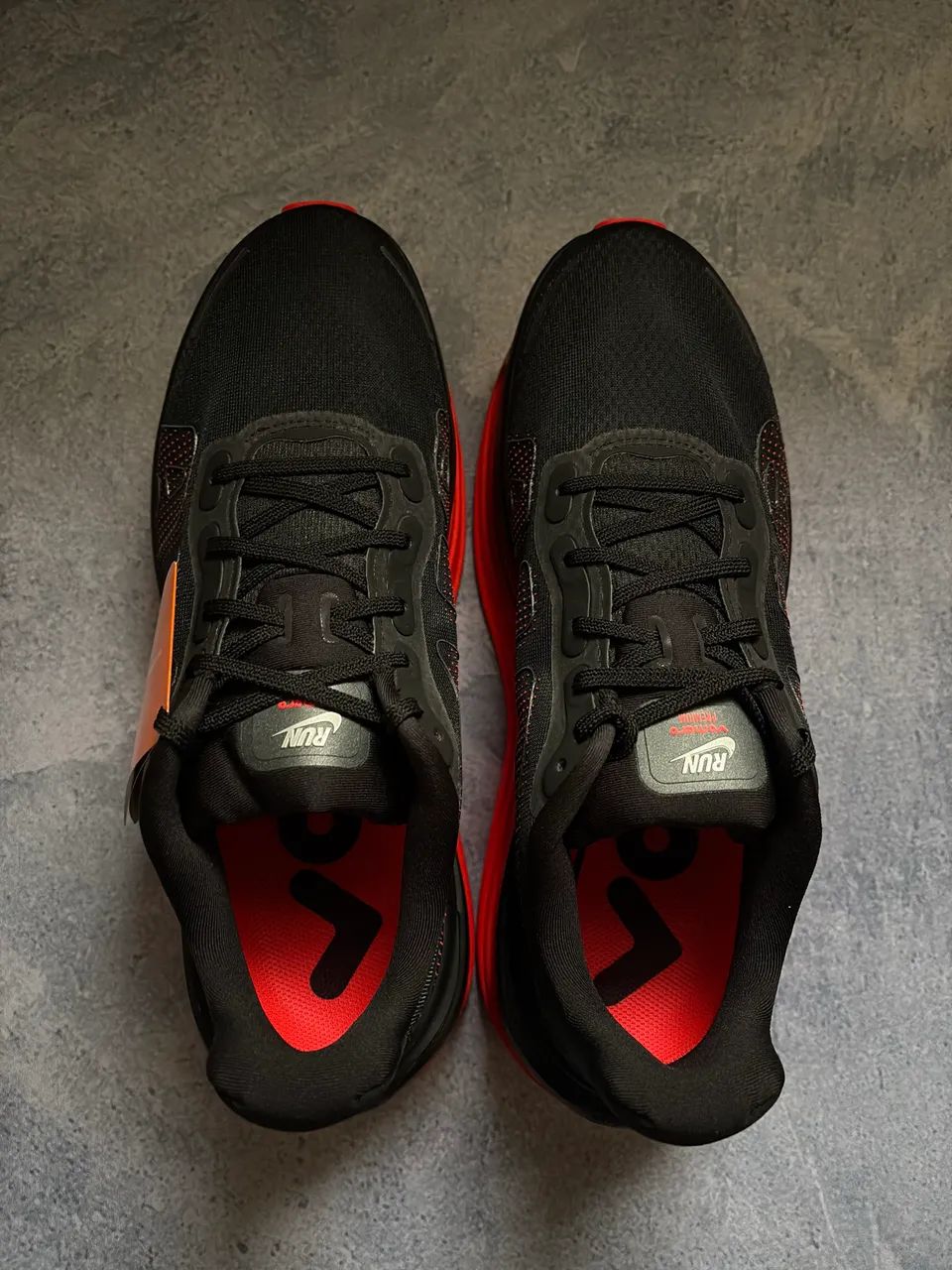 Nike Vomero Premium "Black Bright Crimson" - 41 e 42 - Foto 2