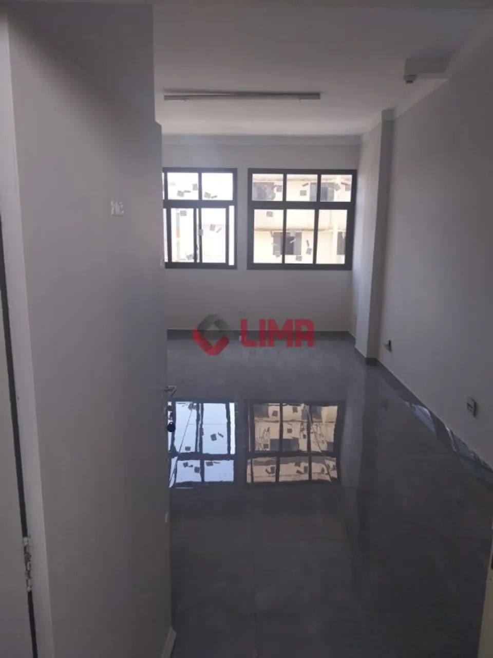 EXCELENTE SALA COMERCIAL INTEIRINHA REFORMADA NO EDIFÍCIO PIONEIRO - BAURU / SP - Foto 3