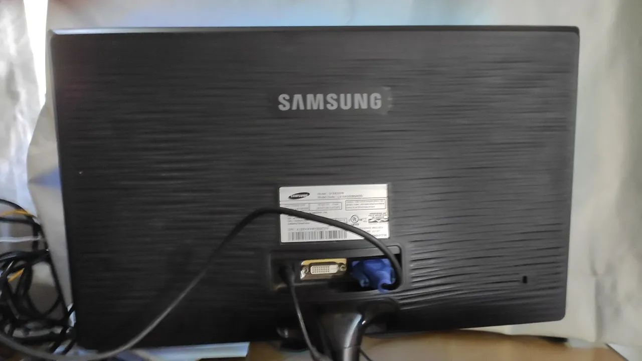 Monitor Samsung S19A300B - Foto 3