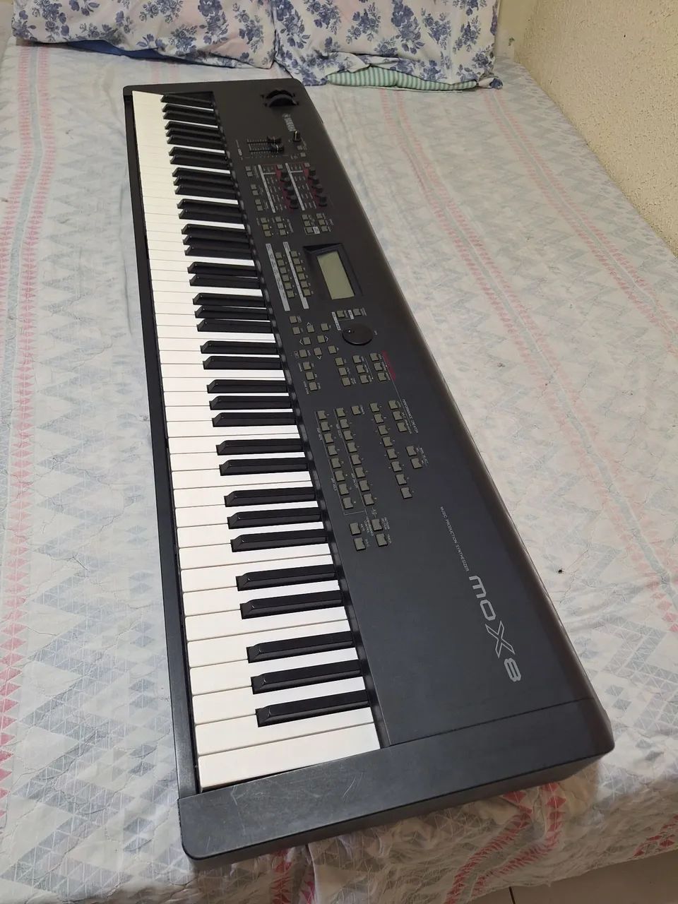 Yamaha mox8 