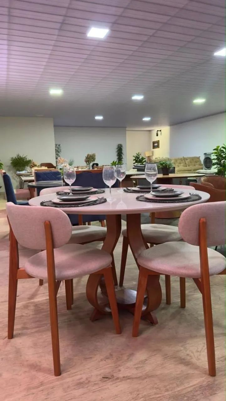 Mesa de Jantar redonda 1.20m com 4 cadeiras  - Foto 5