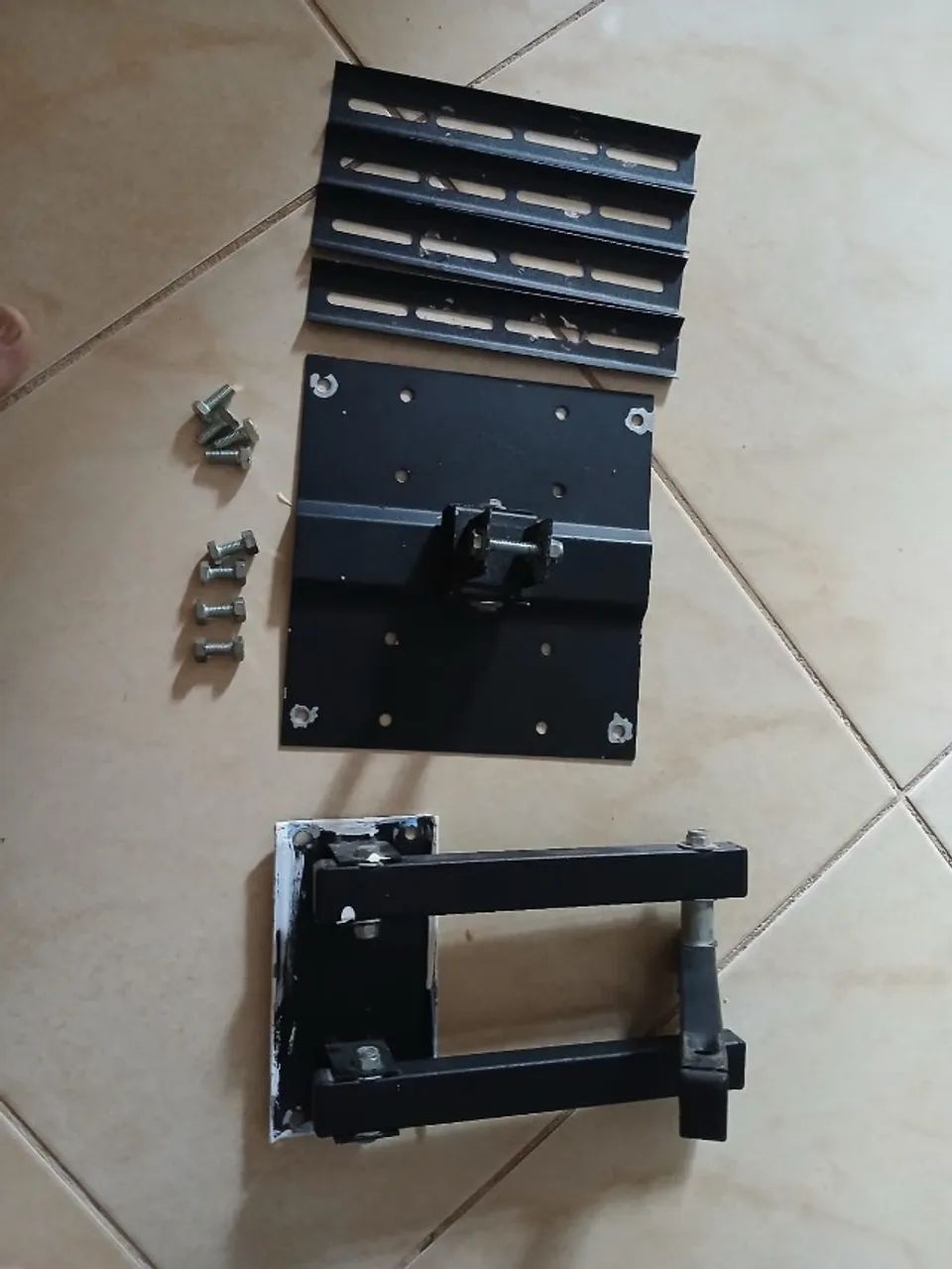 suporte tv até 55 polegadas preto fixar na parede - Foto 3