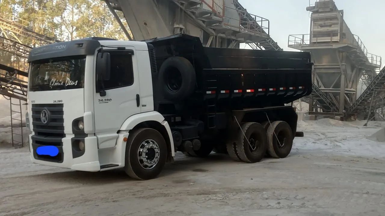 Caçamba 24280 impecável 