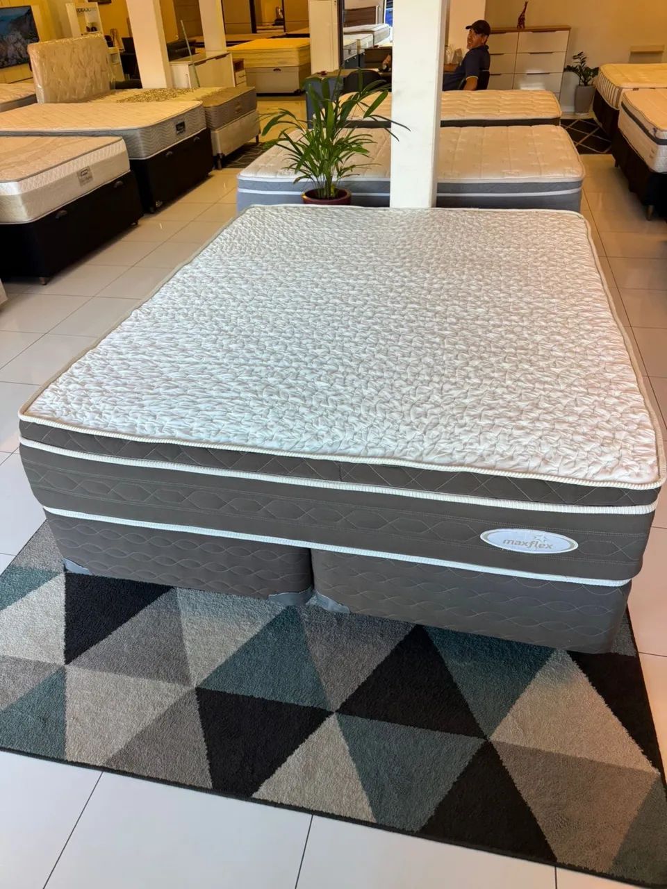 Cama box Queen SEMINOVA TOP MAXFLEX - Entregamos!  - Foto 4