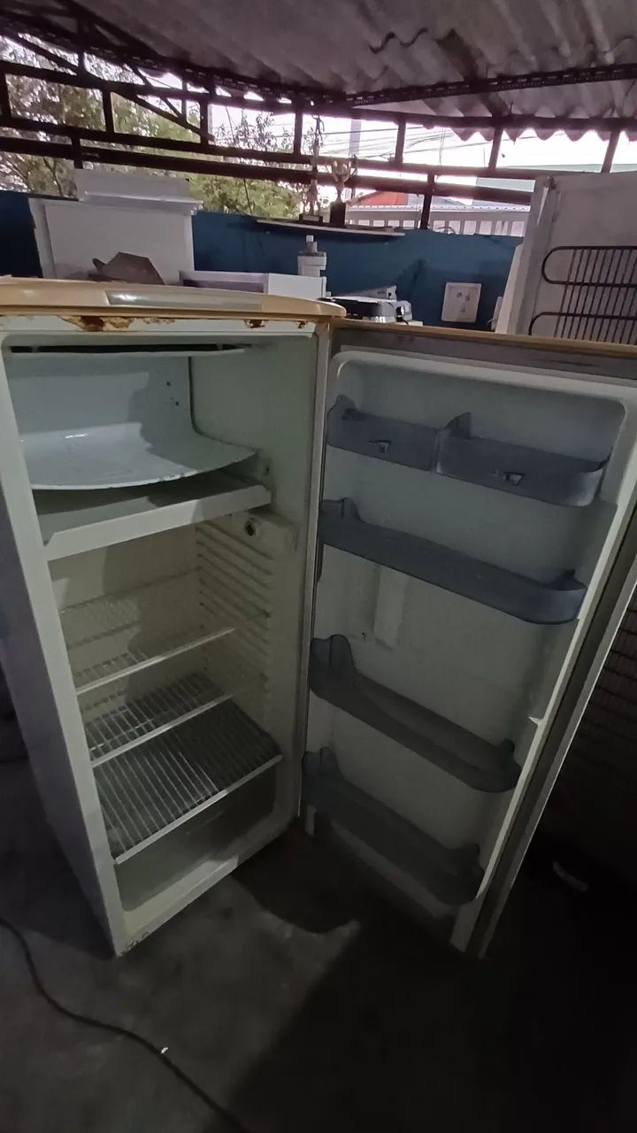 Geladeira Brastemp 300L 