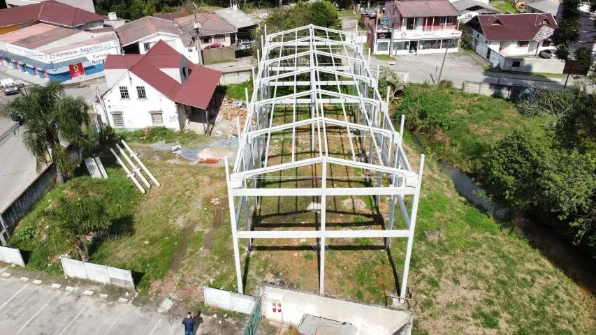 Estrutura de barracão pré moldado 300m² + mezanino300m² com cobertura - Foto 5