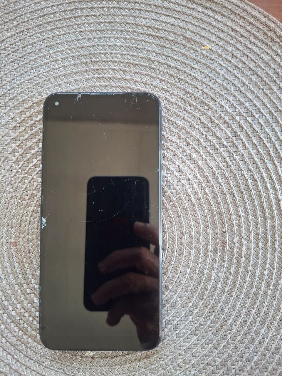 Celular LG K61 128G cm trincado  - Foto 3