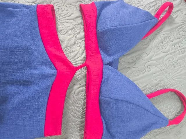 Vestido Azul royal com detalhes rosa  - Foto 2