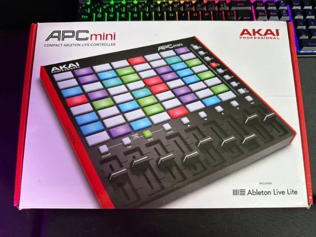 Akai APC Mini | Controladora MIDI | Semi-Novo | Com caixa e
