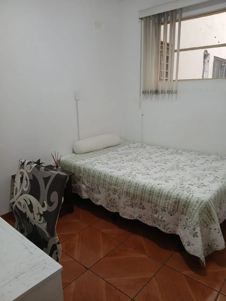 Alugo quarto apenas mulheres  - Foto 4